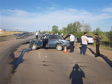 При столкновении "семерки" и Chevrolet в Самарской области пострадала девушка