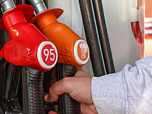 Бензин на российских заправках подешевел впервые с марта 2024 года