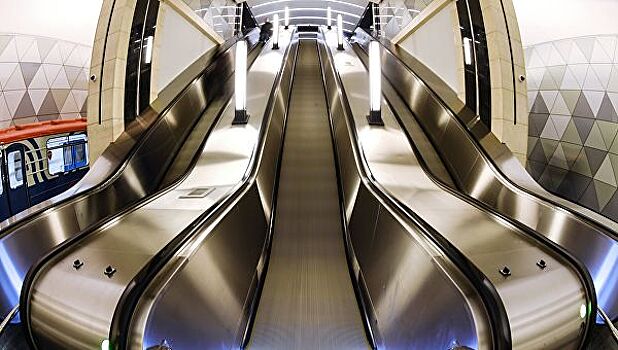Новые эскалаторы установят на 9 станциях метро