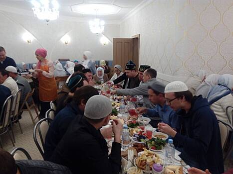 В казанской мечети «Шамиль» состоялся вегетарианский ифтар