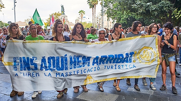 На Майорке более трех тысяч граждан протестовали против наплыва туристов
