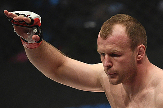 Шлеменко признал ошибку рефери в победном бою Павловича в UFC