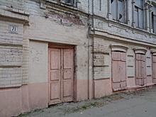 Саратовских чиновников подозревают в продаже здания школы за бесценок