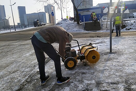 Снег стал политикой: коллапс ЖКХ может погубить мэров