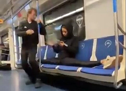 Шутливый ответ женщин, «отомстившим» мужчинам в столичном метро, раскритиковали в Сети