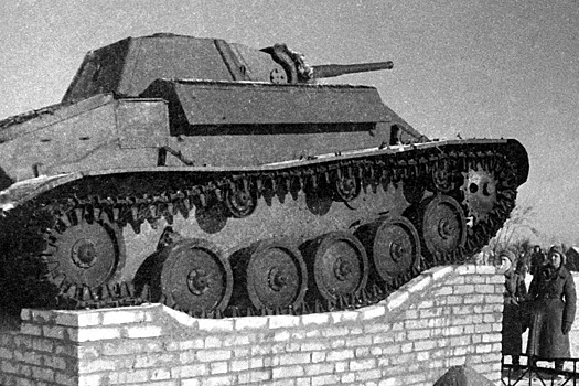 По улицам Мелитополя проехал танк Т-70, освобождавший город от фашистов