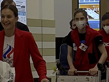 «Спасибо вам, мои родные»: российские фехтовальщицы триумфально вернулись в Москву