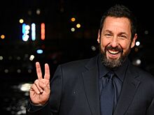 Адам Сэндлер и Джордж Клуни снимутся в новом фильме сценариста «Барби»