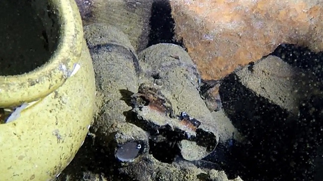 С места крушения корабля-побратима «Титаника» подняли первые артефакты