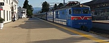 Из России в Абхазию начал курсировать новый туристический ретро-поезд