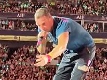 Солист Coldplay спас маленького фаната