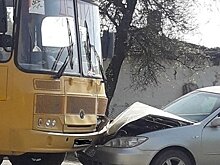 Под Анапой в ДТП попал школьный автобус