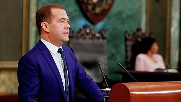 Медведев напомнил о легитимности Мадуро как избранного президента