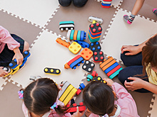 Вам няню или садик? Российские предприятия начали заботиться о малышах работников в декрете