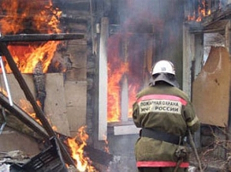 Сразу пять зданий сгорели в Камышине