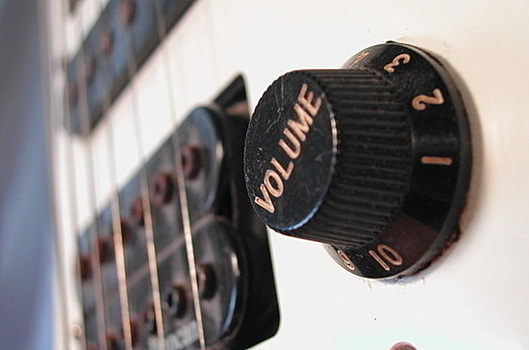 СМИ: штраф за нарушение тишины ночью могут ввести по всей России