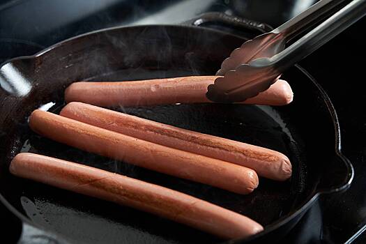 Россиян предупредили о смертельном риске ежедневного употребления сосисок