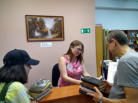 В Дмитровском районе стартовала акция «Списанные книги»