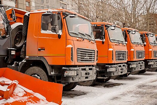 Автопарк Новосибирска пополнился 40 единицами уборочной техники