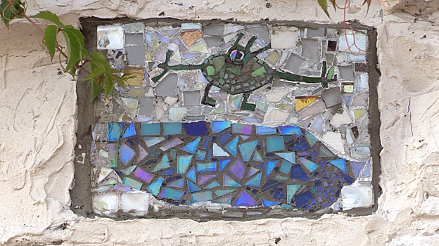 Маленькие мозаичные панно появляются на улицах Дубны