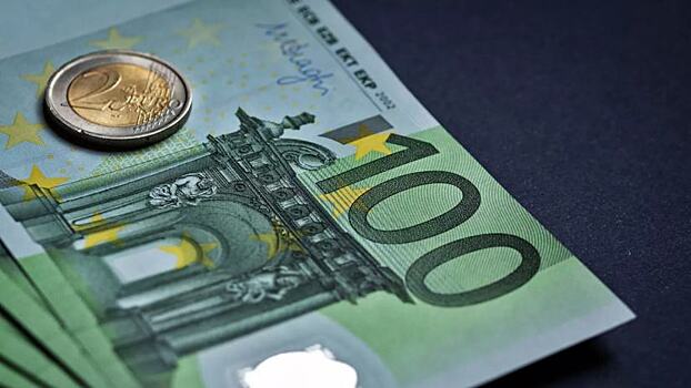 Курс евро на Мосбирже превысил 107 рублей