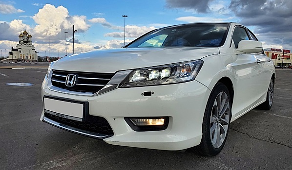 Спорт или комфорт? Тест-драйв Honda Accord IX