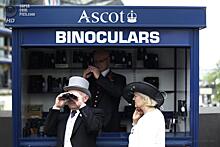 Пьяные и уставшие: снимки гостей королевских скачек Royal Ascot попали в таблоиды