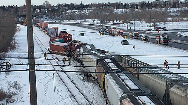 В Канаде столкнулись два поезда: видео
