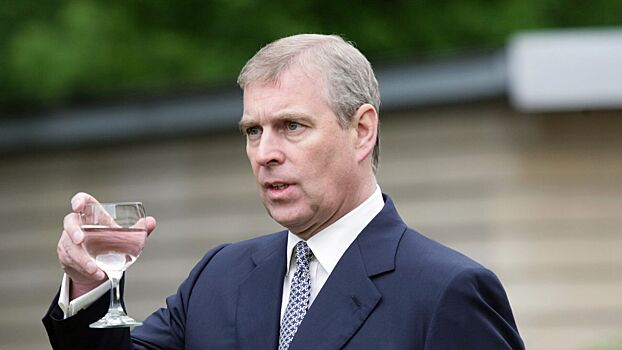 В Букингемском дворце отреагировали на планы премьера в отношении принца Эндрю