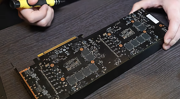 Блогеры показали необычную видеокарту Intel ARC Pro B60 с двумя GPU на одной плате и с 48 ГБ памяти