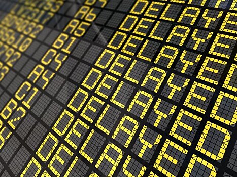 Более 100 рейсов задержано и отменено в трех московских аэропортах