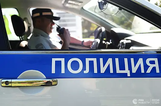 Грузовик разнес путепровод на трассе "Таврида" в Крыму