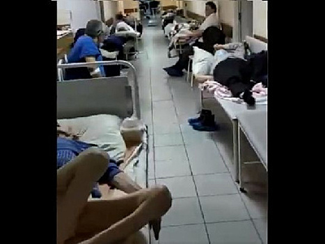 Зараженных COVID-19 россиян начали госпитализировать на стулья в больнице