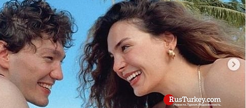 Жених Эбру Шахин трогательно поздравил ее с днем рождения