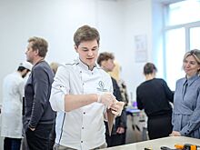 Сотрудники Росгвардии поздравили московских курсантов Юридического колледжа с завершением обучения