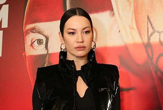 «Извольте не баловать чужую женщину»: неизвестный мужчина подарил Иде Галич бриллиантовые серьги