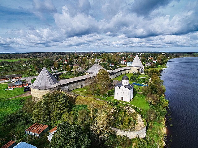 10 древнейших городов России, популярных у туристов