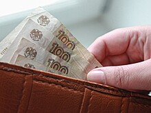 Набиуллина считает, что россиянам должно быть выгодно хранить сбережения в рублях
