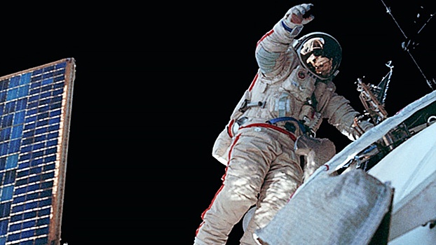 Три минуты до смерти: как первый выход в космос едва не обернулся трагедией для Александра Волкова