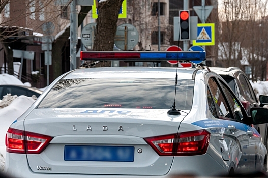 Белая иномарка сбила женщину на центральной улице Екатеринбурга