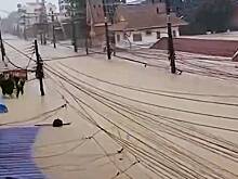 Россиянин застрял в затопленном отеле Таиланда