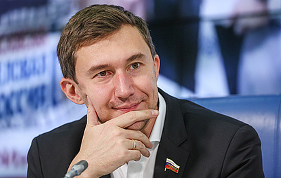 Шахматный клуб Сергея Карякина открыли в Калуге сеансом одновременной игры