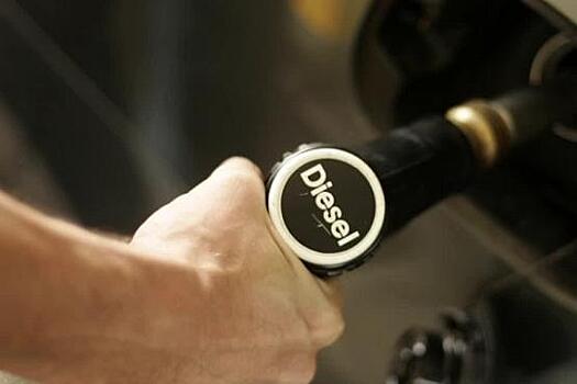 Главное за ночь: эксперты нашли регионы с самым доступным дизельным топливом, военные застраивают Арктику, вычислена самая смертоносная кошка