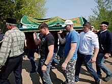 В Татарстане похоронили погибших при стрельбе в казанской школе