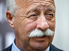 Пока вы не уснули: судьба доллара в России и закрытие телешоу "Поле Чудес"