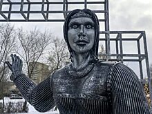 Шокирующий памятник «Аленке» в Нововоронеже в сети назвали «Русской Смертью»