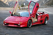 Красно-черный Lamborghini Diablo SV 1998 года продается за 200 тысяч долларов