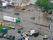 Движение автобусов №752, 518, 734, 862 и электробусов №205 задерживается из-за подтопления проезжей части