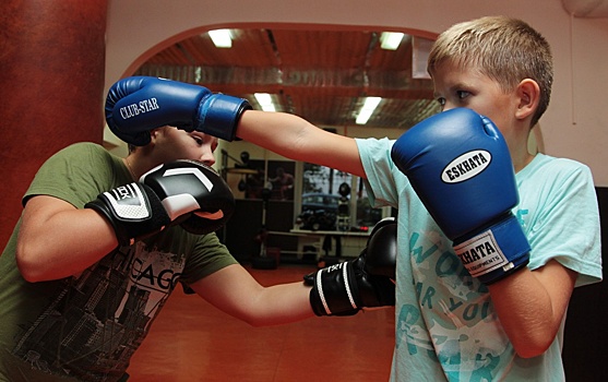 Приемы бокса отработали на онлайн-тренировке юные жители Троицка