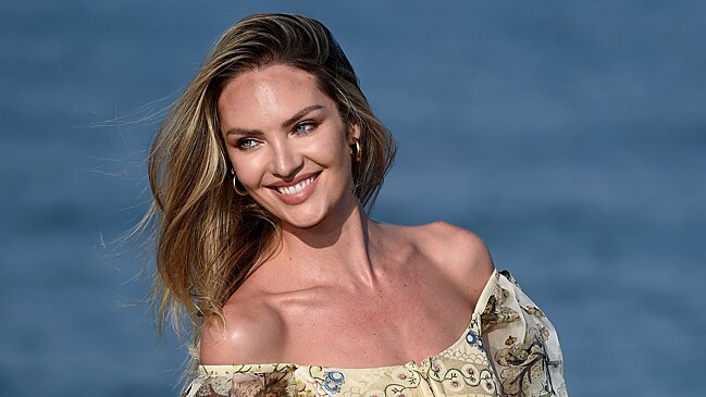 «Ангел» Victoria's Secret снялась в рекламе собственного бренда